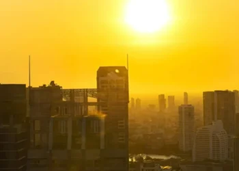 Pesquisa mostra que calor e frio extremos têm matado pessoas de forma silenciosa • chuchart duangdaw/GettyImages