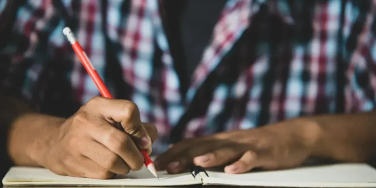 SP: estão abertas as matrículas para aulas do EJA no 2º semestre