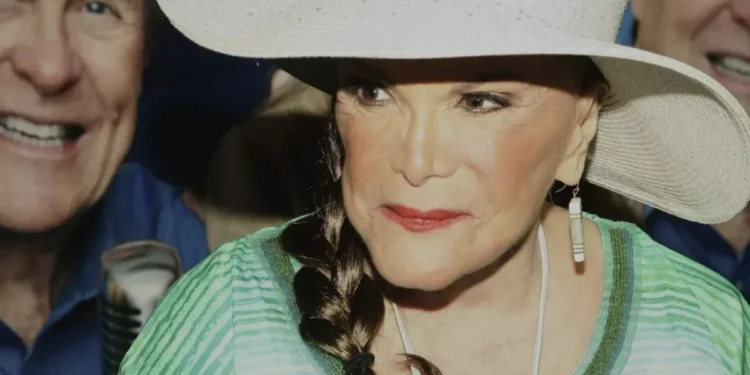 Morre Connie Francis, voz da versão original de “Estúpido Cupido”, aos 87
