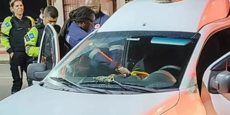 Blitz flagra motorista “dando carona” para morto em Salvador