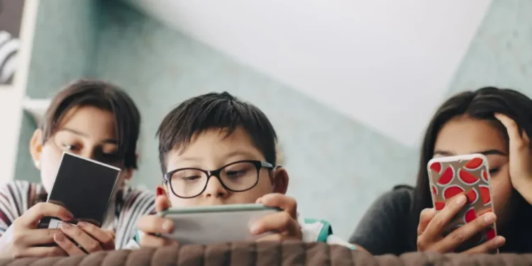 Olhos cansados e irritados por telas? Dicas para aliviar o desconforto