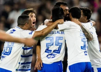 Jogadores do Cruzeiro comemoram gol contra o Fluminense • Foto: Rodrigo Ferreira /Cruzeiro
