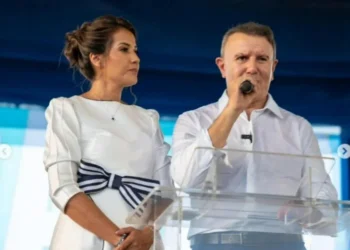 Indicada por Amarildo e Madureira, Débora Guedes é a primeira exonerada