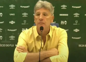 Renato Gaúcho, do Flu, bate boca com jornalista: “Pisou na bola”