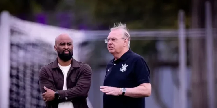 Presidente do Corinthians diz que Dorival está garantido no cargo, mas pondera: “Futebol é resultado”
