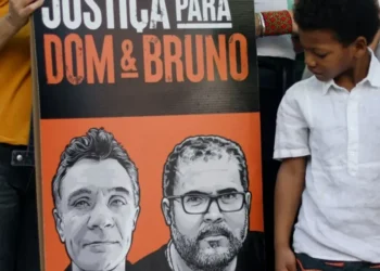 Ato no Rio de Janeiro, protestando o assassinato do jornalista Dom Phillips e do indigenista Bruno Pereira. • 05/06/2023 REUTERS/Pilar Olivares