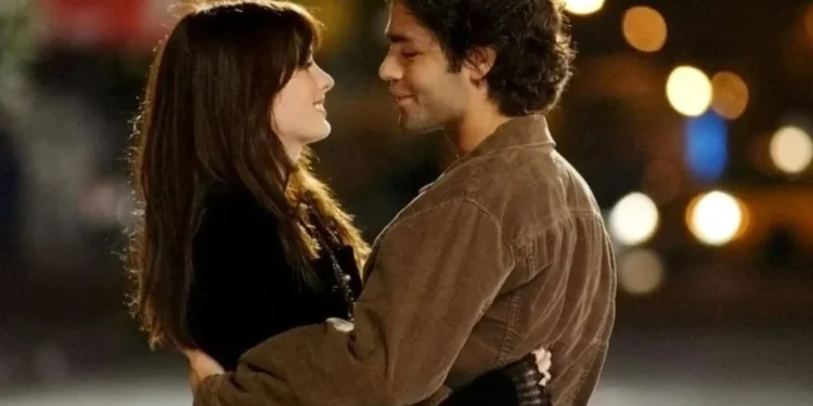 “O Diabo Veste Prada 2” escala ator para ser par romântico de Anne Hathaway