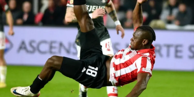 Prêmio Puskás? Colombiano faz golaço de bicicleta na Argentina