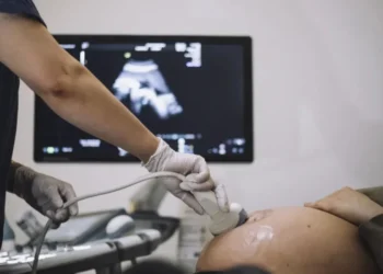 Estudo mostra importância do pré-natal para evitar anomalias congênitas • Maskot/GettyImages