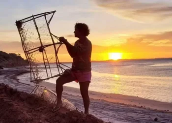 Tarifa de 50% dos Estados Unidos sobre importações do Brasil deixou cenário incerto para pescadores brasileiros. No Ceará, quem trabalha na captira da lagosta diz já receber menos — Foto: Arquivo pessoal