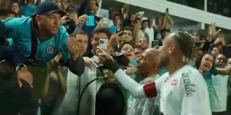 Torcedor do Santos que bateu boca com Neymar pede desculpas: “sou fã”