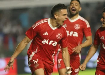 Borré comemora gol sobre o Santos pelo Brasileirão • Ricardo Duarte / Internacional