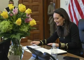 Comunicado assinado por Brooke Rollins, secretária de Agricultura dos EUA, justifica a medida destacando que, nos últimos quatro anos, o número de funcionários aumentou 8% — Foto: USDA Photo/Paul Sale