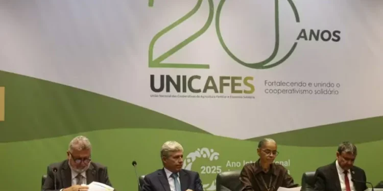 Acordo quer incentivar exportações da agricultura familiar e de cooperativas