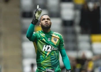 Everson comemora defesa de pênalti em Atlético-MG x Atlético Bucaramanga, pela Sul-Americana •