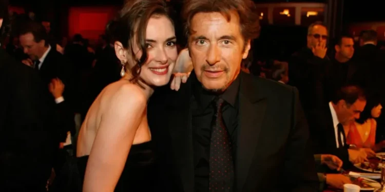 Winona Ryder diz que “levou fora” de Al Pacino: “Perdidamente apaixonada”