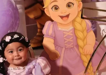 Graciele Lacerda e Zezé Di Camargo comemoram mesversário de Clara • Instagram / Graciele Lacerda