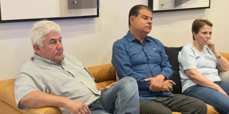 Missão de senadores nos EUA discute tarifaço na véspera de negociações