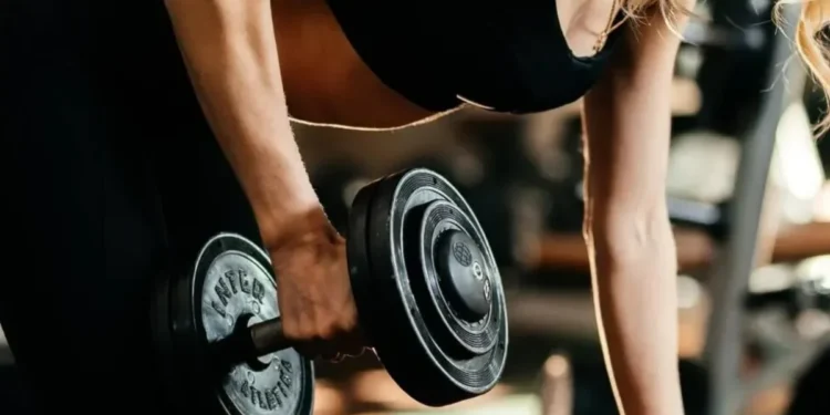 Rosto, abdômen e coxas flácidas após emagrecer? Saiba como combater efeito