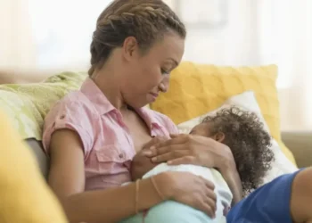 Estudo mostra que o calor extremo pode afetar o crescimento de fetos durante a gravidez e de bebês de até dois anos • JGI/Tom Grill/Getty Images