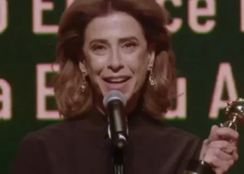 Fernanda Torres se consagrou como a Melhor Atriz em Longa-Metragem por "Ainda Estou Aqui" • Reprodução/Canal Brasil