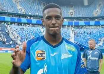 Bahia tenta contratar zagueiro brasileiro do Zenit, mas esbarra em concorrência da Europa