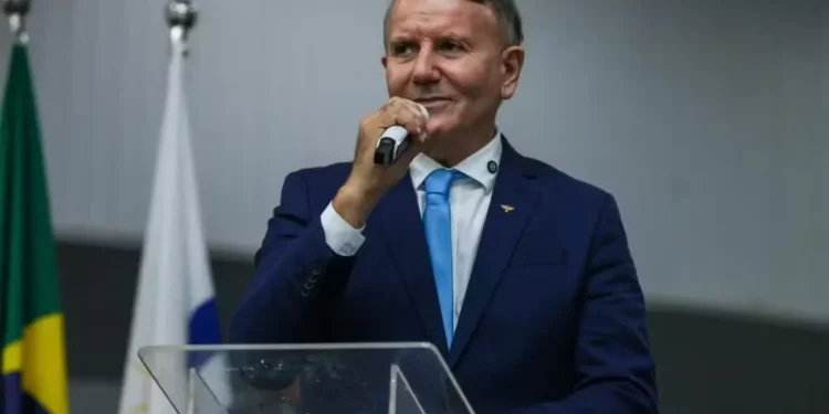 Prefeito afastado de Palmas tem quadro estável, mas com enzimas cardíacas elevadas após infarto, diz boletim médico