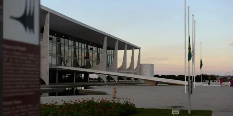 Empresários pedem “solução à la Petro”; Planalto rejeita comparação