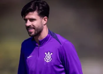Héctor Hernández não agrada, perde vaga no ataque e volta a ser última opção no Corinthians