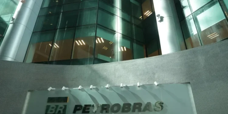 Petrobras diz que avalia tarifa dos EUA e deve buscar melhor alternativa