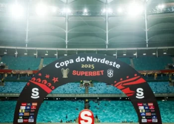 Em noite de polêmicas, Bahia vence Fortaleza e avança na Copa do Nordeste