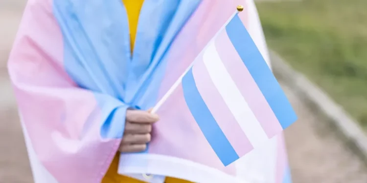 Assistência à saúde para pessoas trans está sob ameaça, dizem pesquisadores