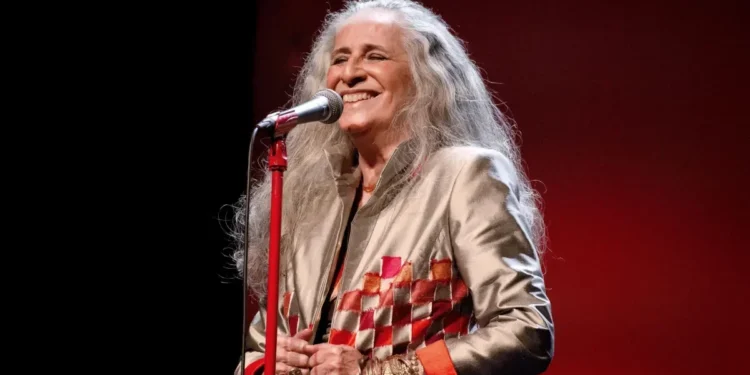 Maria Bethânia abre novas datas para turnê de 60 anos de carreira; veja