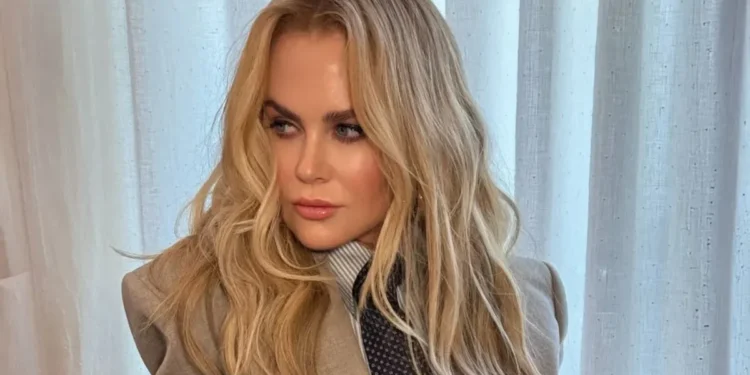 Nicole Kidman faz aparição rara com os cabelos naturais; veja