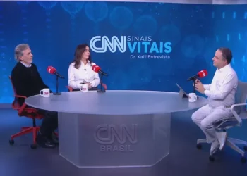 Dr. Roberto Kalil recebe Euripedes Constantino Miguel, professor titular de Psiquiatria da USP, e a psicóloga Priscila Chacon no "CNN Sinais Vitais"  • CNN Brasil