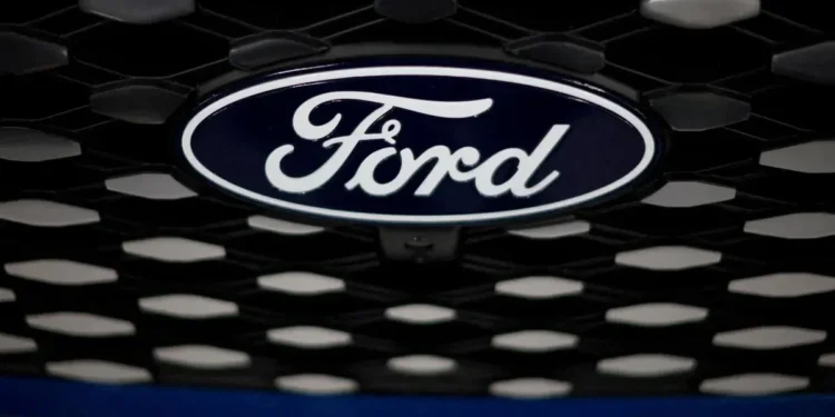 Ford recolhe mais de 694 mil veículos com risco de incêndio