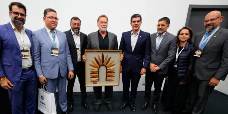 Ex-governador Arnold Schwarzenegger e líderes da Amazônia destacam papel dos estados na pauta climática; Tocantins marca presença