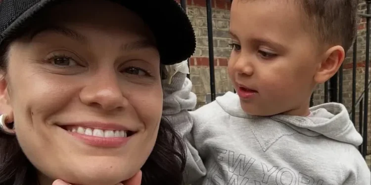 Jessie J e o filho, Sky, de 2 anos • Reprodução/Instagram