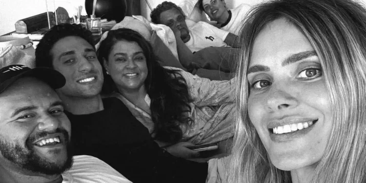 Carolina Dieckmmann publica registro de Preta Gil • Reprodução/Instagram