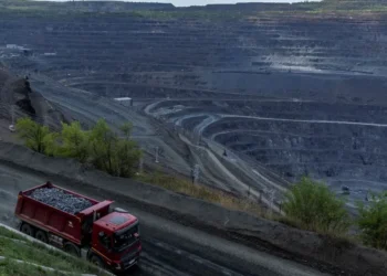 Mina a céu aberto de minério de ferro em Kryvyi Rih, Ucrânia Mina a céu aberto de minério de ferro em Kryvyi Rih, Ucrânia • REUTERS/Thomas Peter