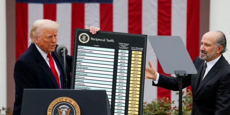 Trump defende política comercial e nega efeito inflacionário de tarifas