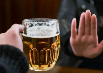 A Organização Mundial da Saúde (OMS) recomenda a redução de 20% no consumo de álcool para evitar doenças crônicas e mortes prematuras  • Adobe Stock