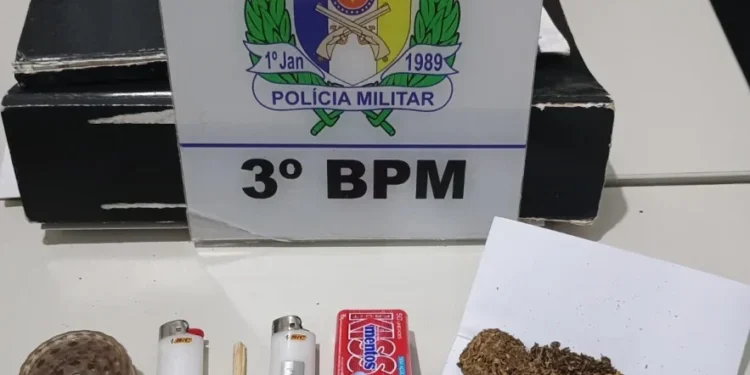 Operação da Polícia Militar localiza drogas com ocupantes de veículo em Tupirama