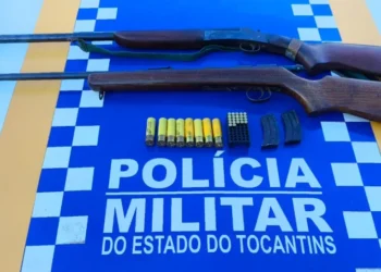 PMTO apreende duas espingardas e munições durante prisão de homem por violência doméstica
