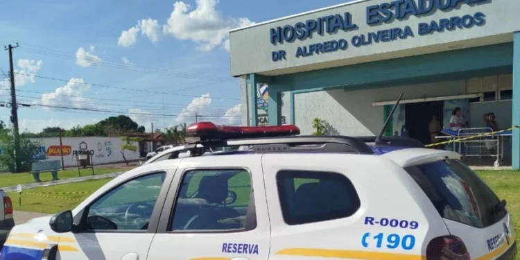 Homem foi preso após ser contido por populares e necessitar de atendimento médico - Foto: Polícia Militar do Tocantins