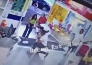 Criança estava desfalecida, quando policial militar identificou a gravidade da situação e interveio de forma rápida e precisa, aplicando a manobra de Heimlich. - Foto: Divulgação