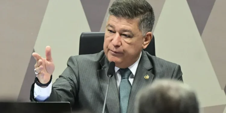 Ministros convidados que faltarem à CPMI serão convocados, diz Viana