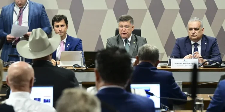 CPMI do INSS prevê canal com eleitor e conclusão perto de eleição de 2026