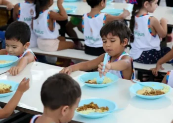 Manaus recebeu delegações de 15 países da América Latina e do Caribe para o encontro internacional “Programas de alimentação escolar implementados na Amazônia: desafios e oportunidades”.  • Michael Dantas/FAO