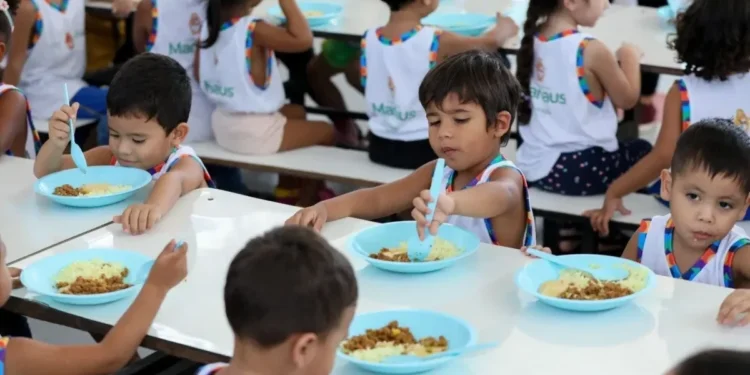 Manaus recebeu delegações de 15 países da América Latina e do Caribe para o encontro internacional “Programas de alimentação escolar implementados na Amazônia: desafios e oportunidades”.  • Michael Dantas/FAO